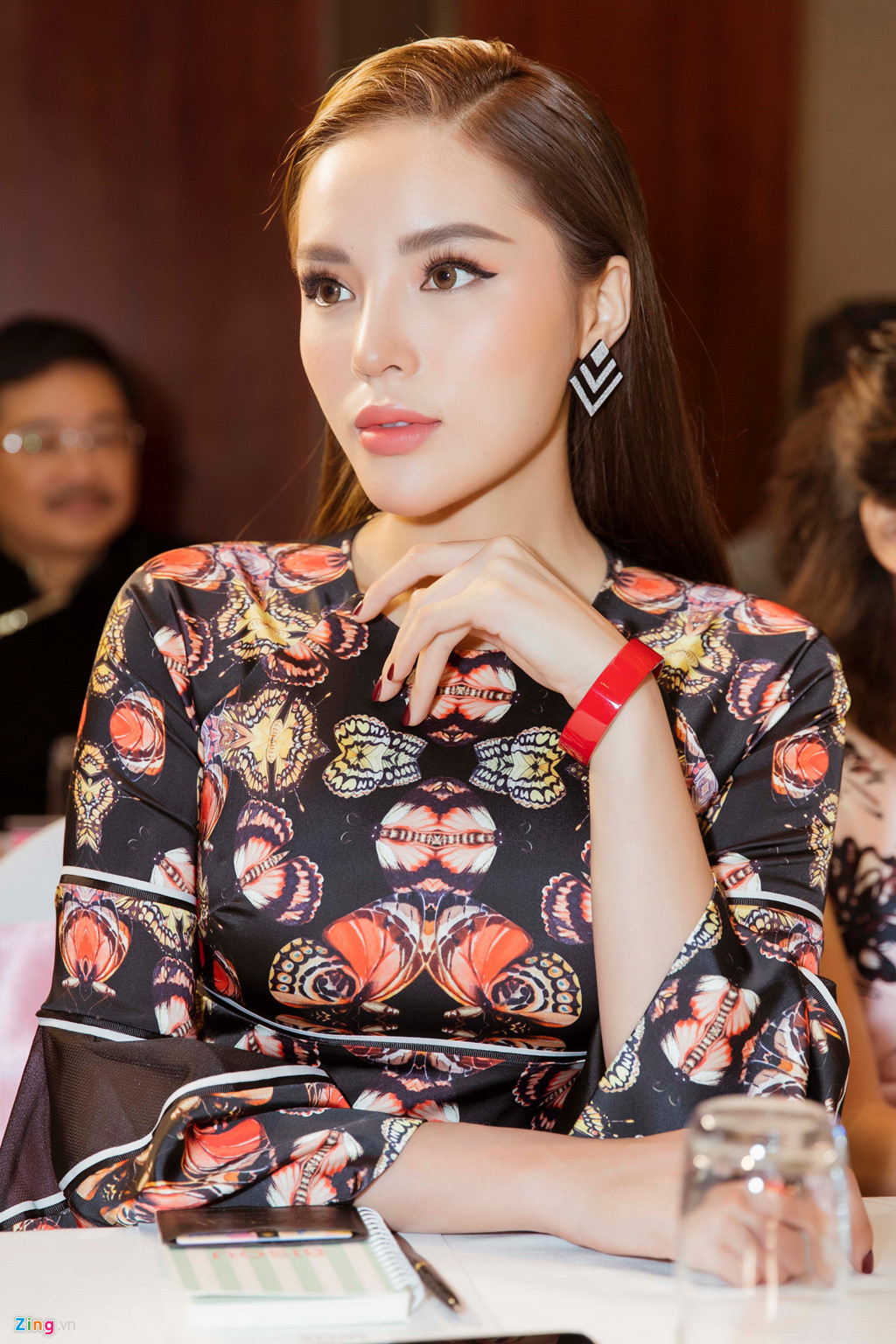 Hoa hậu Kỳ Duyên hiện tại có thu nhập chủ yếu nhờ vào việc đi sự kiện và kinh doanh bất động sản. Khác với Hoa hậu khác, cô xây dựng hình ảnh bản thân như một tín đồ thời trang cá tính. Những trang phục, phụ kiện hàng hiệu mới đều được cô sắm và khoe trên trang cá nhân. Gu thời trang của hoa hậu cũng cá tính, mạnh mẽ.