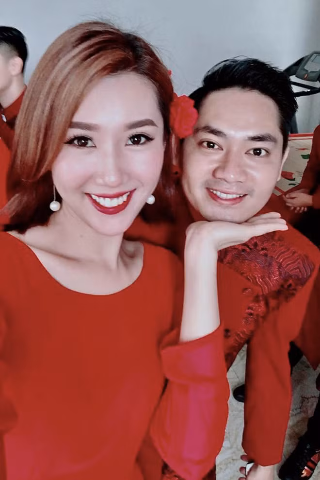 Đặc biệt, diễn viên Minh Luân, Thúy Ngân cũng góp mặt tại lễ cưới với vai trò phụ rể, phụ dâu.