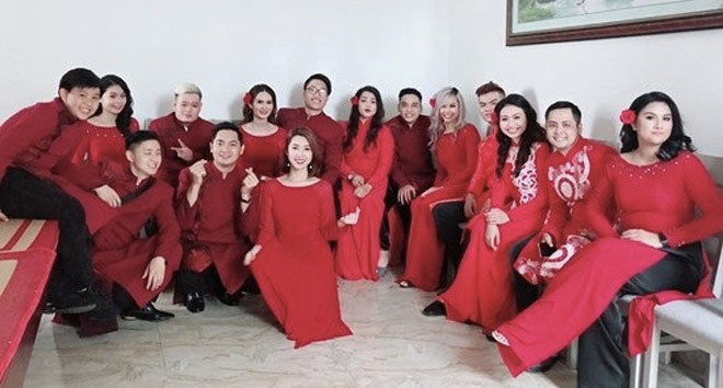 Dàn phụ dâu, phụ rể toàn trai xinh gái đẹp của con gái nghệ sĩ Hồng Vân.