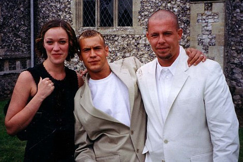 Năm 2000, NTK đồng tính kết hôn với bạn trai George sau thời gian hẹn hò. Tuy nhiên, cuộc hôn nhân của cả hai kết thúc một năm sau đó. Dù không còn ràng buộc nhưng họ vẫn xem nhau là bạn bè.