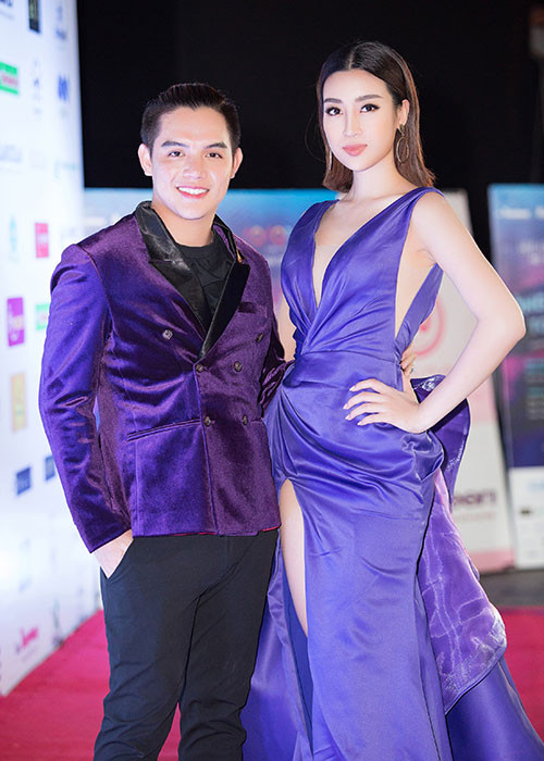 Vẻ đẹp gợi cảm của đương kim Hoa hậu Việt Nam hút mọi ánh nhìn.