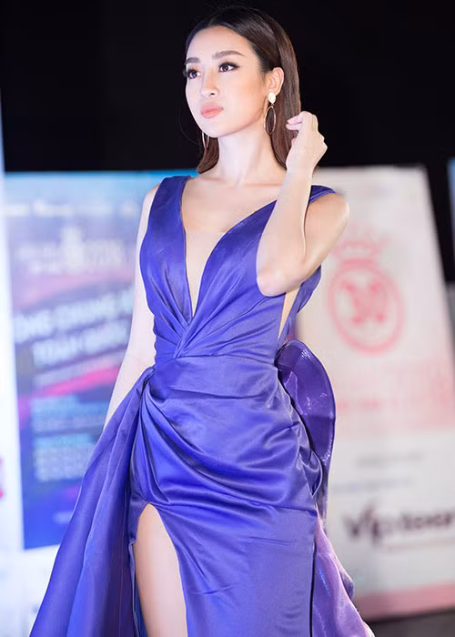 Do My Linh, Ky Duyen do dang voi vay xe cao dep muot mat