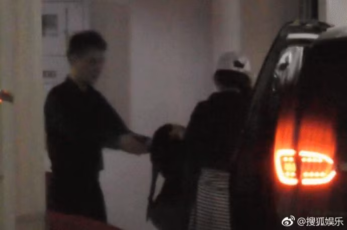 Cong ty quan ly len tieng ve thong tin Trieu Le Dinh mang thai