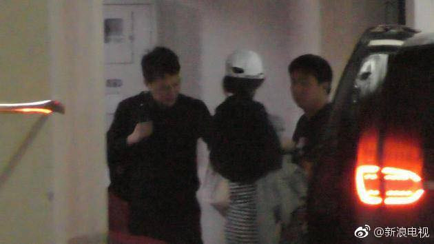 Cong ty quan ly len tieng ve thong tin Trieu Le Dinh mang thai-Hinh-2