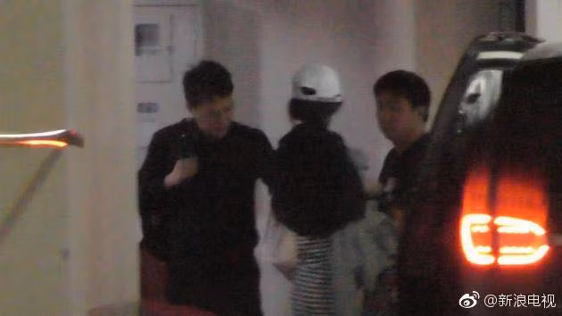 Cong ty quan ly len tieng ve thong tin Trieu Le Dinh mang thai-Hinh-2