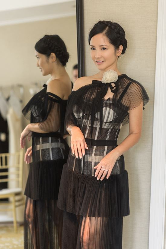 Cận cảnh một trong những thiết kế được lấy cảm hứng từ diễn viên múa ballet mà NTK dành riêng cho ca sĩ Hồng Nhung.