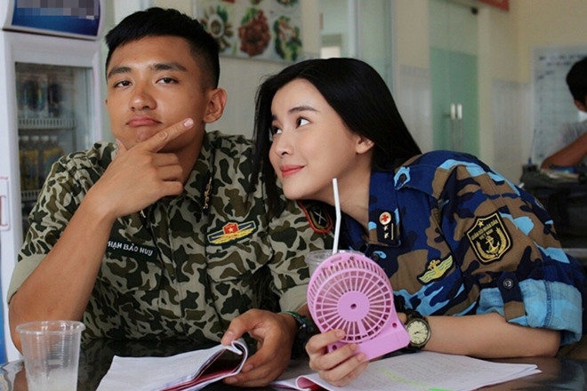 “Nếu không phải là Hữu Vi, tôi tin rằng không có bạn diễn nào khiến mình thấy có thể diễn ăn ý hơn”, người đẹp sinh năm 1990 khẳng định.