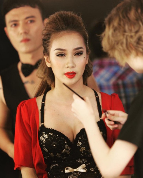 Phạm Lịch cho biết sau scandal, cuộc sống của cô tệ hơn nhiều.