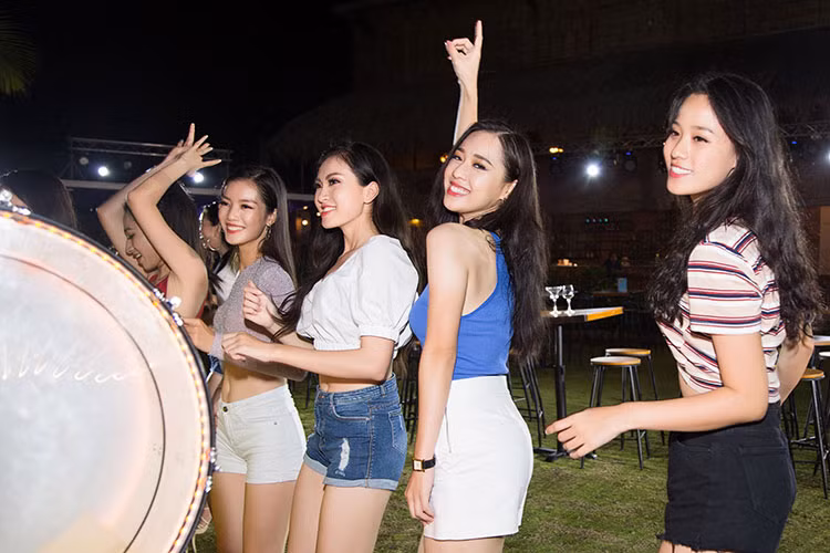 Đây cũng là cơ hội cho thí sinh Hoa hậu Việt Nam 2018 thể hiện cá tính, tăng sự giao lưu, gắn kết.