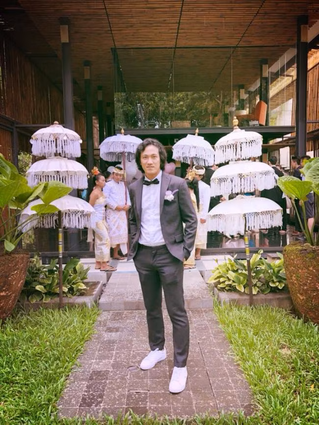 Sau 2 năm đường ai nấy đi, chàng trai Việt kiều từng khiến bao cô gái “mê mẩn” bởi vẻ điển trai khó cưỡng nay đã thay đổi đến khó tin.