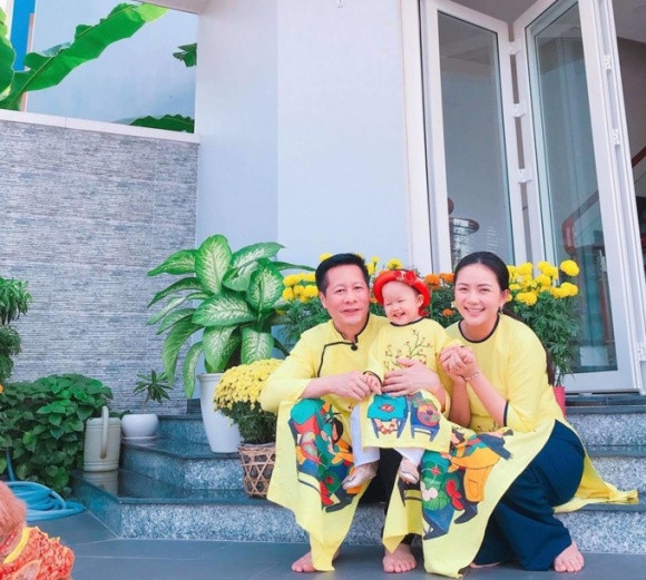 Người mẫu Phan Như Thảo cho biết chưa bao giờ cô hoảng sợ như hôm nay. Cô có thể chấp nhận mọi thứ không hay đến với mình nhưng với con thì không.