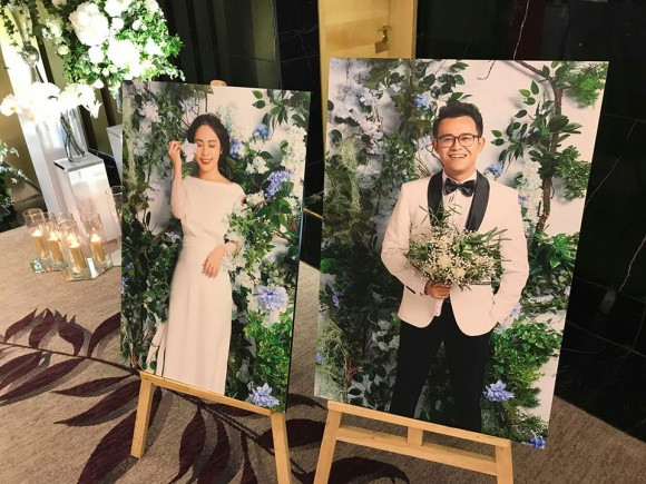 Đám cưới của MC "Chúng tôi là chiến sĩ" sự góp mặt của gia đình và bạn bè, trong đó có rất nhiều những BTV, nghệ sĩ nổi tiếng như MC Mai Ngọc, MC Trần Ngọc, MC Nguyễn Hoàng Linh, ca sĩ Đinh Mạnh Ninh...