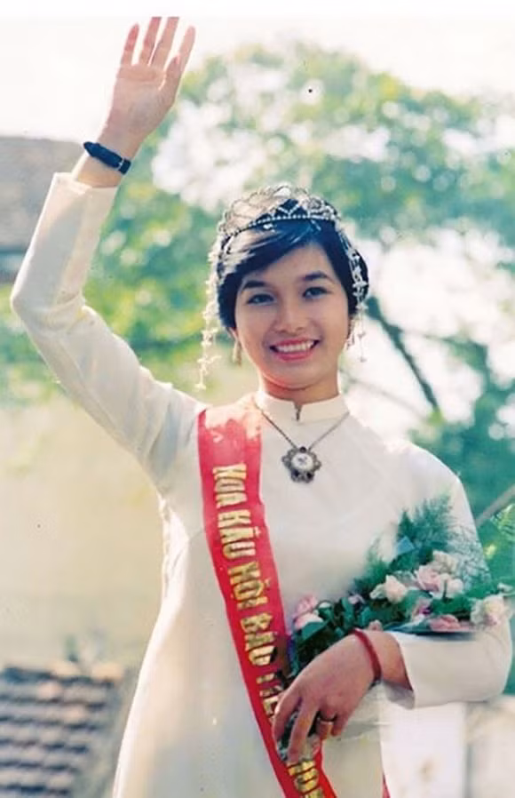 Cuoc song HH Bui Bich Phuong sau 30 nam dang quang