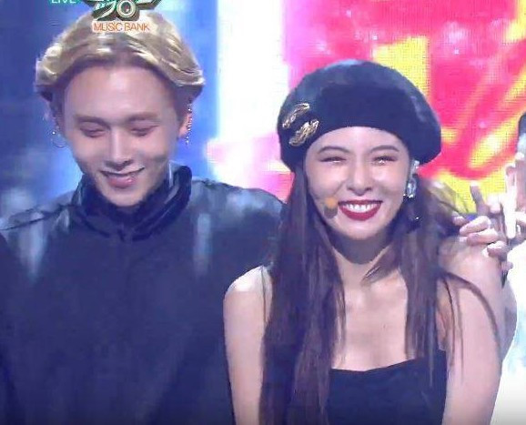 Hành động của đôi tình nhân trẻ đã vấp phải sự phản đối dữ dội từ phía người hâm mộ Pentagon. Fan của nhóm đã hủy hàng trăm vé tham dự đêm nhạc và đồng loạt gửi yêu cầu loại E'Dawn ra khỏi đội hình chính thức. Lý do được đưa ra là người hâm mộ cảm thấy bị nam thần tượng lừa dối.