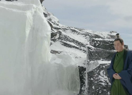 Băng tuyết được làm giả bằng... nilon.