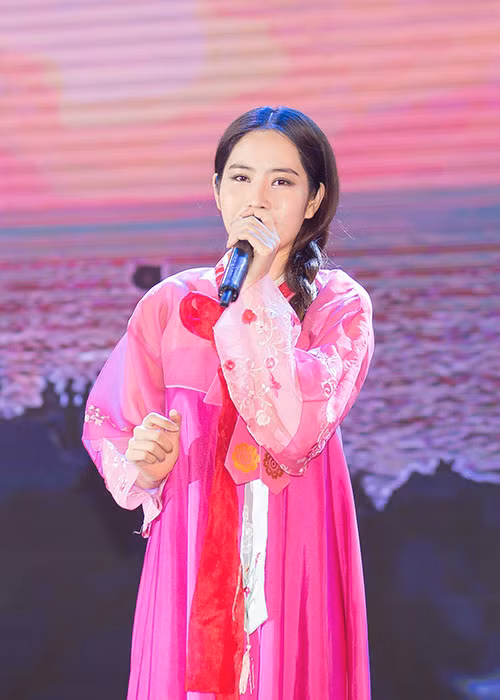 Sau sự kiện, người đẹp lập tức trở lại TP.HCM để chuẩn bị cho những dự án, hoạt động tiếp theo.