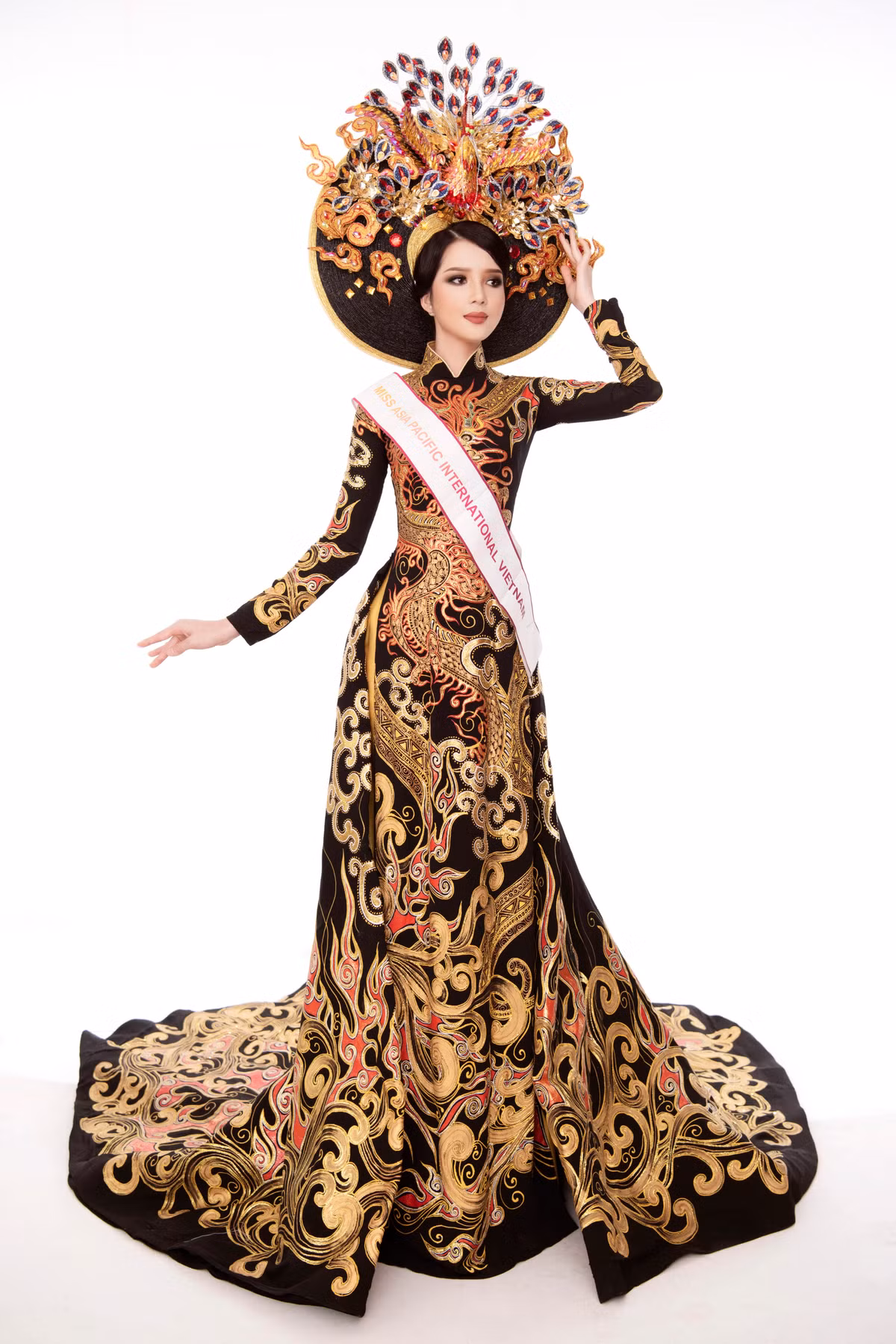 Miss Asia Pacific International - Hoa hậu châu Á Thái Bình Dương sẽ diễn ra từ ngày 15/9 – 4/10. Huỳnh Thuý Vi được kỳ vọng tiếp tục gặt hái thành công tại cuộc thi này sau Vương Thanh Tuyền, Hoàng Thu Thảo.