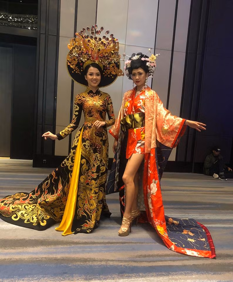 Thiết kế đuôi 3 lớp của bộ áo dài được NTK Tuấn Hải chia sẻ là kỹ thuật may đầu tiên xuất hiện tại Việt Nam.