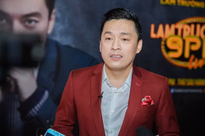 “Tôi chợt nhớ tới những thông tin gần đây về người nông dân phải đổ hết vải xuống sông vì không bán được hàng, thương lái lại trả giá quá rẻ mạt, tôi đã quyết định xuống xe và mua hết 200kg vải mà họ đang có. Tôi biết, đây chỉ là một việc làm rất nhỏ bé, nhưng tôi muốn việc mình làm sẽ truyền cảm hứng và nhận được sự chia sẻ từ mọi người. Khi đã làm việc tốt thì dù đó chỉ là chuyện nhỏ, mình cũng vẫn nên làm”, anh Hai bày tỏ.