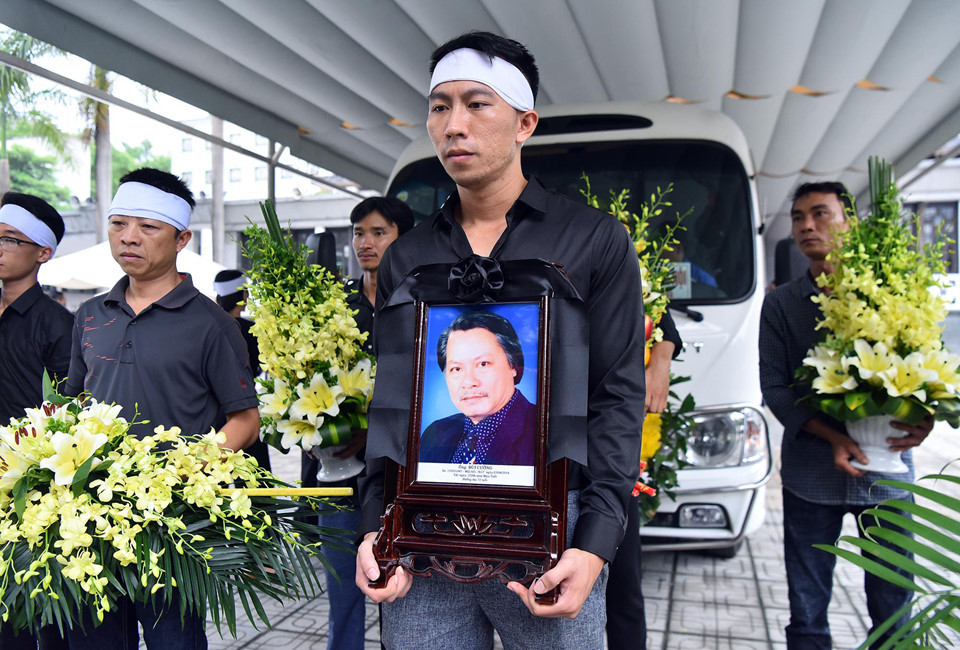 Hơn 35 năm gắn bó với nghề diễn, Bùi Cường được khán giả nhớ nhất với vai Chí Phèo. Vai diễn này đã mang về cho ông Huy chương vàng ở hạng mục Diễn viên chính xuất sắc nhất tại Liên hoan phim Việt Nam lần thứ 6 (năm 1983). Ngoài ra, ông còn ghi dấu ấn với các phim Dòng sông vàng, Phút thứ 89, Biệt động Sài Gòn... Sau này, ông chuyển hướng sang làm đạo diễn phim.