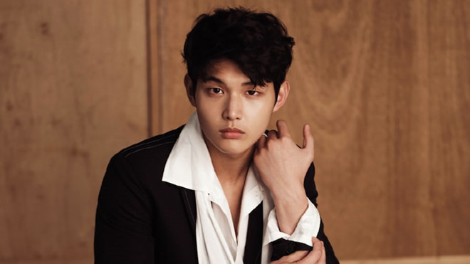 Lee Seo Won (21 tuổi) bị điều tra vì quấy rối tình dục và đe dọa một ngôi sao nữ nổi tiếng.