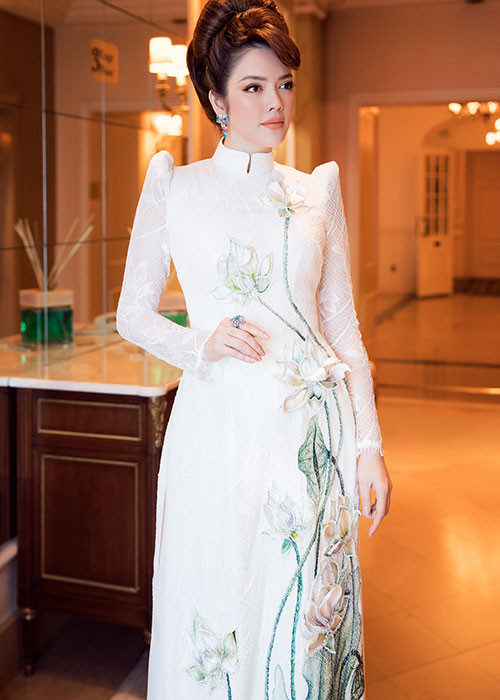 Trở lại với điện ảnh, Lý Nhã Kỳ khẳng định dù bộ phim Angel Face tham gia LHP Cannes có đoạt giải hay không, đây cũng là vinh dự lớn cho bản thân cô trong vai trò đồng đầu tư và sản xuất phim.