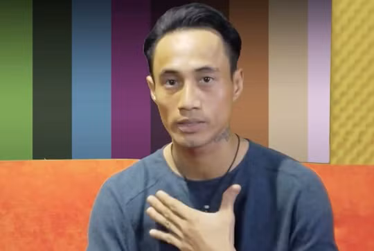 Phạm Anh Khoa trong clip xin lỗi ngày 12/5.