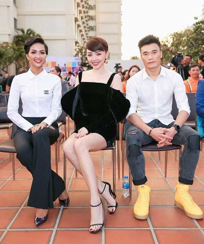 Cả hoa hậu H'Hen Niê cũng có mặt trong sự kiện này.