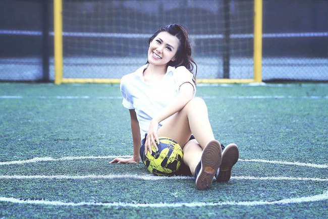 Cô được khán giả Indonesia yêu thích khi tham gia nhiều sự kiện thể thao, từ giải La Liga ở Tây Ban Nha cho tới giải bóng đá thế giới World Cup.