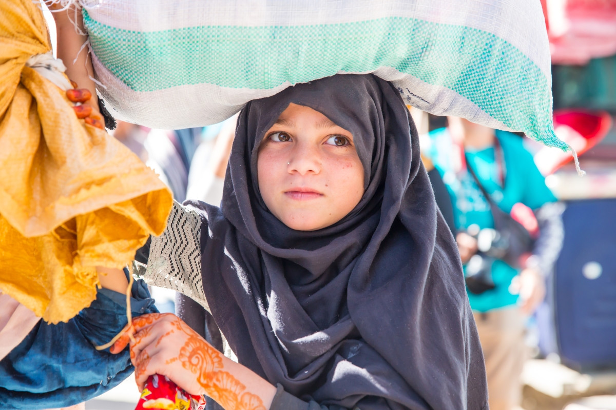 Ngay từ khi còn là một đứa trẻ, những cô bé Hunzađã có dấu hiệu của một nhan sắc diễm lệ.