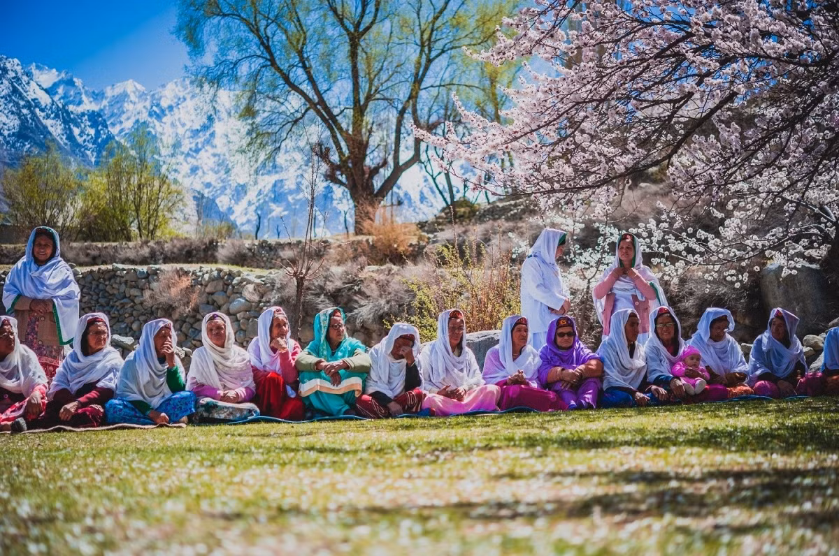 Theo các nhà nghiên cứu, bí quyết trường thọ và sắc đẹp của tộc người Hunza bắt nguồn từ môi trường sống trong lành, nguồn nước chứa nhiều khoáng chất và đặc tính chống oxy hóa.