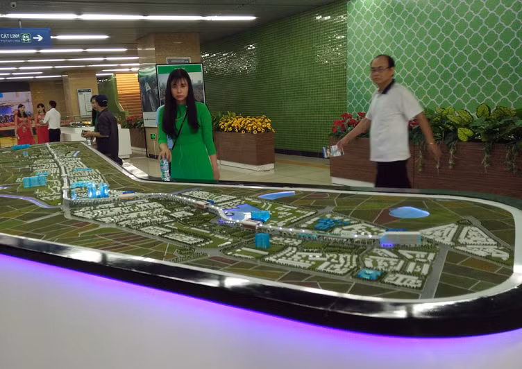 Hình ảnh mô hình thu nhỏ của toàn tuyến đường sắt đô thị trên cao Cát Linh - Hà Đông (Hà Nội).