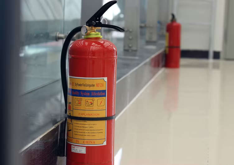 Bình cứu hỏa được trang bị bên trong khu vực nhà ga mẫu La Khê.