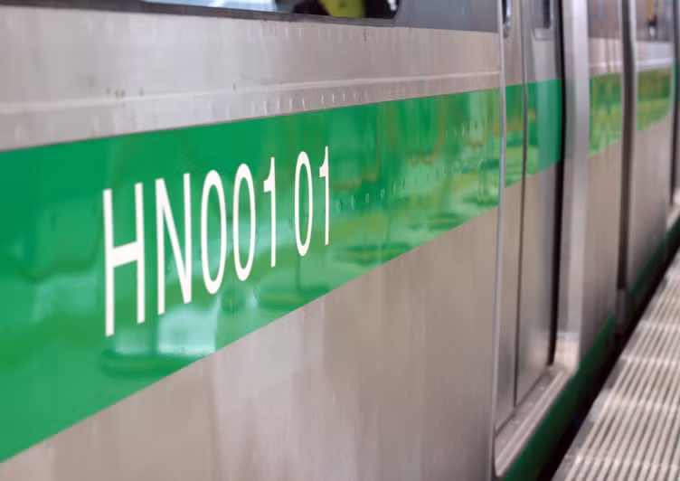 Cận cảnh các toa tàu đầu tiên của tuyến đường sắt đô thị trên cao Hà Nội Cát Linh - Hà Đông.