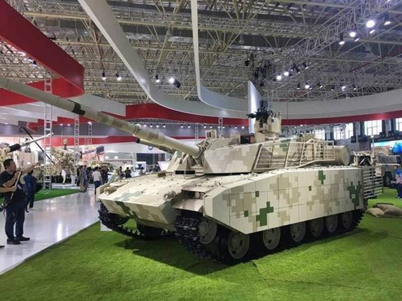 Ưu điểm của xe tăng hạng nhẹ Type-15 đó là có trọng lượng nhẹ và khả năng cơ động tốt; Type-15 là sự lựa chọn tối ưu cho các địa hình khu vực phía nam Trung Quốc, nơi có nhiều đồi núi, xen kẽ đất mềm và vùng đất đóng băng của cao nguyên Thanh-Tạng.