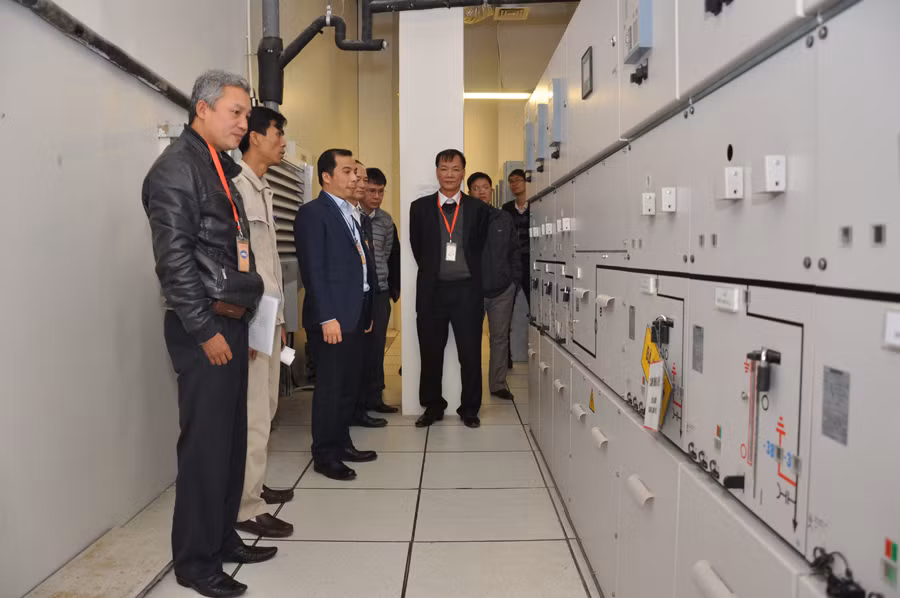 EVN HANOI dam bao dien phuc vu DH Dang toan quoc lan thu XII