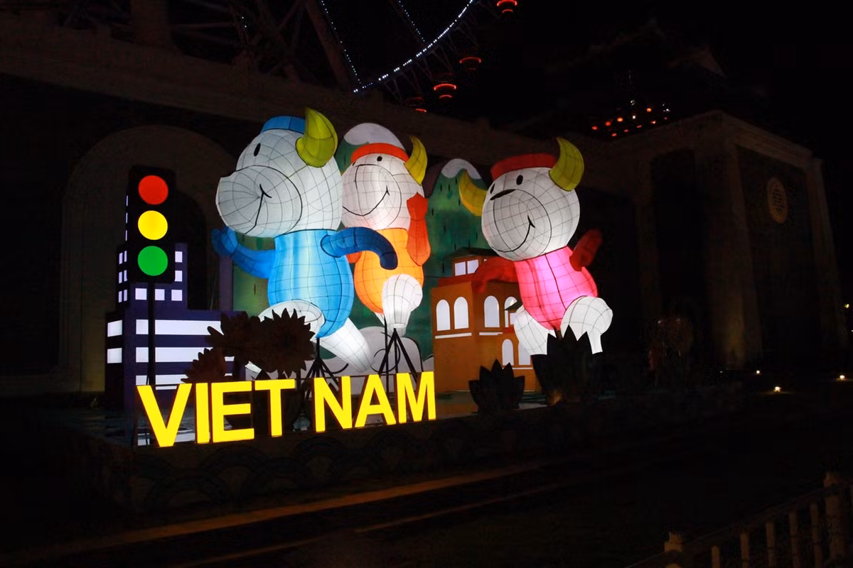 Du khach do ve Asia Park vui Le hoi den long-Hinh-4