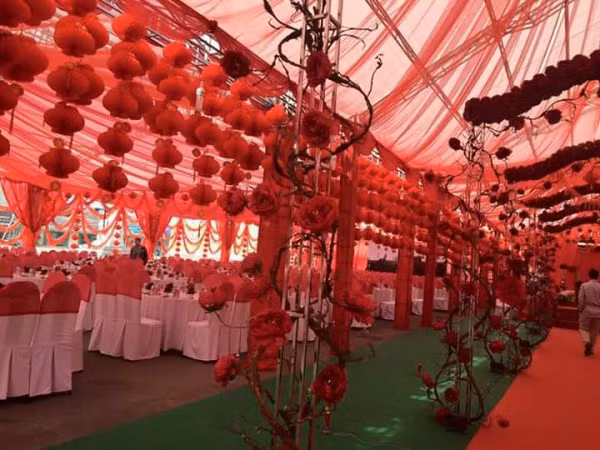 Một số dân mạng nhận xét, đây có lẽ là đám cưới lớn nhất, hoành tráng nhất ở Bắc Kạn và cả Việt Nam từ trước đến nay. Thậm chí nó còn "khủng" hơn lễ thành hôn của một số nhân vật nổi tiếng, những ngôi sao trong làng giải trí Việt Nam, những người vốn có danh tiếng được nhiều người biết đến trên cả nước.