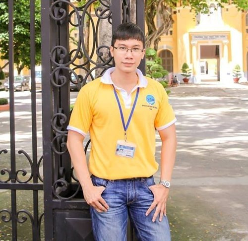 Và dù làm chủ nhiệm lớp nào đi nữa thầy Huỳnh Ngô Phú Đức cũng yêu mến và cố gắng quan tâm đến tất cả các học sinh. Đây không chỉ là mục tiêu trong công việc giảng dạy của thầy Đức mà cũng là điều khiến thầy cảm thấy vui, thỏa mãn khi quyết định gắn bó với nghề giáo viên, đi theo truyền thống của gia đình.