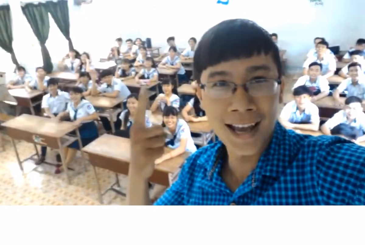 Hồi tháng 4/2014, khi còn làm chủ nhiệm lớp 10C9 THPT Lê Minh Xuân, thầy Huỳnh Ngô Phú Đức, sinh năm 1992 đã từng gây sốt mạng với đoạn clip chế ca khúc "Sau tất cả" cùng với những khẩu hiệu nâng cao tinh thần học tập, rèn luyện cho cả lớp. Sau đoạn clip này thầy Đức được rất nhiều trang báo, trang tin giới trẻ trong nước liên hệ phỏng vấn, trò chuyện để biết thêm về tình cảm mà thầy dành cho các học sinh cũng như lòng nhiệt huyết, tận tâm với nghề giáo dù tuổi đời còn rất trẻ.