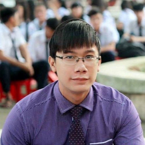 Về sản sản phẩm clip chế "Điều thầy biết" mới đây, thầy giáo trẻ Phú Đức tiết lộ muốn thông qua đó để thể hiện sự quan tâm, thấu hiểu của mình đối với toàn bộ học sinh lớp 11B8. Trong bài hát, thầy Đức nhắc tên từng bạn học sinh, kèm theo đó là những đặc điểm riêng biệt trong cá tính và học tập của từng bạn.