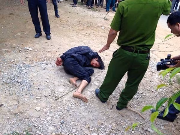 Vu ngáo dá chém chét bác ruọt: Nghi pham tùng là con ngoan-Hinh-2