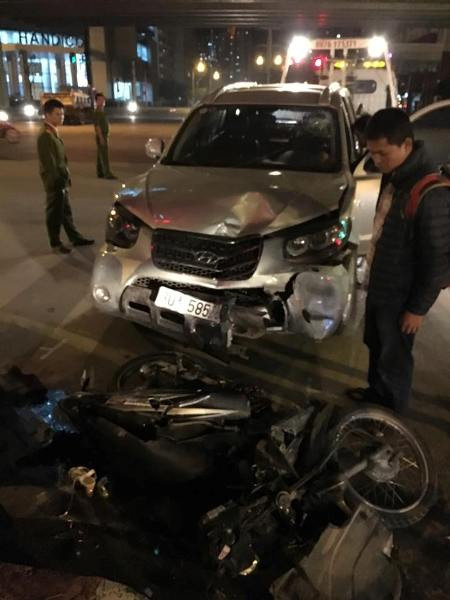 Vu xe 7 cho gay tai nan lien hoan: Tam giu lai xe de dieu tra