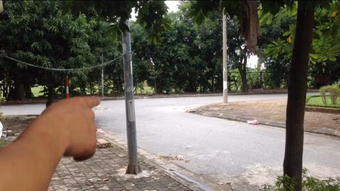 Ha Noi: Bat coc tre em trang tron ngay truoc nha