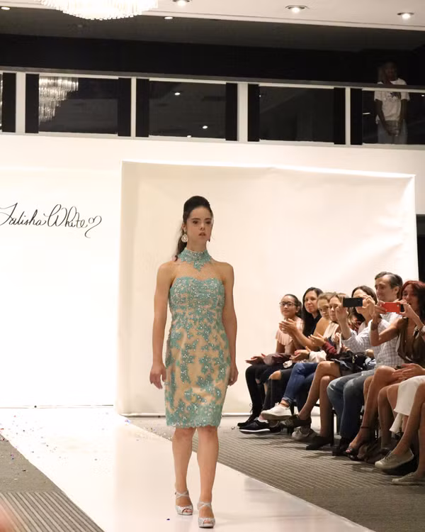 Ngày 8 tháng 9 năm 2018, Maria bước trên đường băng của Tuần lễ Thời trang New York. Cả gia đình cô cũng tháp tùng, cổ vũ ở sảnh đường băng.