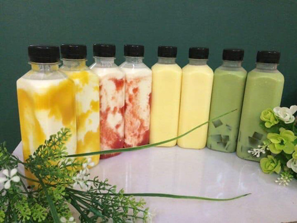 Dịp Tết, bố mẹ có thể lựa chọn các sản phẩm từ sữa, sữa lên men như phô mai, sữa chua uống cho các con tùy chọn. Chuyên gia sức khỏe đặc biệt đánh giá cao bởi chúng vừa cung cấp protein, canxi, các yếu tố vi lượng mà lại vô cùng dễ hấp thụ, ngăn ngừa tiêu chảy.