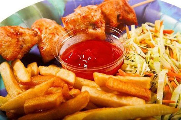 Ăn sáng với đồ thừa. Nhiều gia đình có thói quen nấu bữa tối nhiều lên, để dành cho bữa sáng hôm sau. Điều này nghĩa là sau khi ngủ dậy, cả nhà sẽ ăn “đồ thừa” này để bắt đầu một ngày mới.