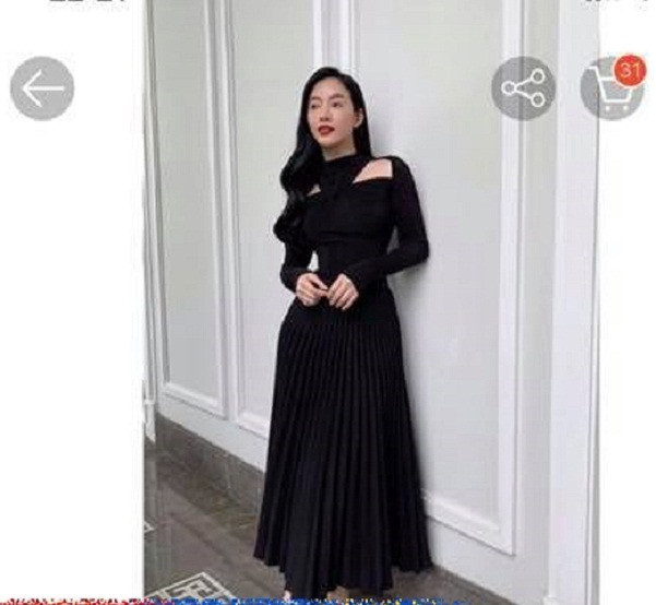 Để đáp ứng nhu cầu, mẫu áo nhanh chóng được copy, rao bán nhan nhản trên các sàn thương mại điện tử. Thậm chí, chiếc áo từng gắn với Hải Tú được gán luôn cái tên tai tiếng - chiếc áo “trà xanh”.