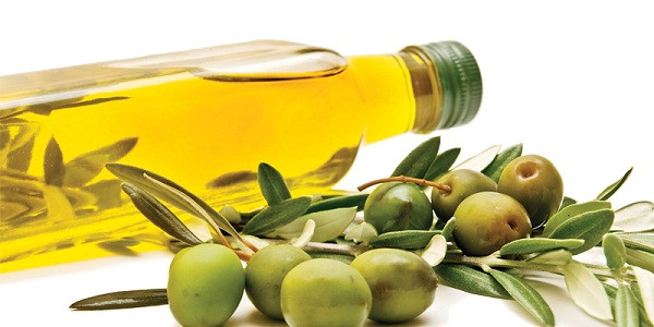 Thi thoảng, bạn cũng nên thay loại dầu gia đình đang dùng bằng một loại khác để nhận được lượng axit béo đa dạng, cân bằng cho cơ thể.