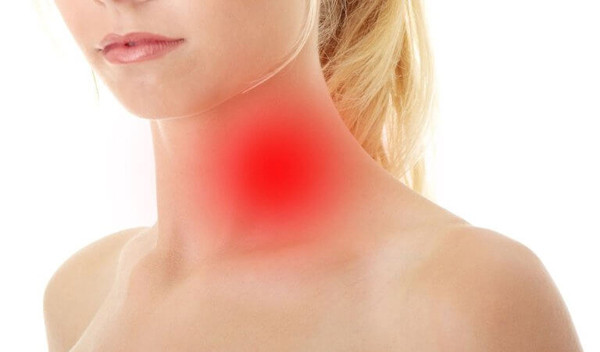 Bên cạnh nguyên nhân do viêm nhiễm vùng mũi xoang, viêm loét amidan, viêm họng, viêm tấy nướu răng, viêm tuyến nước bọt,... gây nổi hạch cổ. Một trong những nguyên nhân gây sưng hạch bạch huyết là bệnh lao. Đáng nói, hạch do lao thường nhỏ, nhiều, kích thước không đều, không đau nên rất khó phát hiện bằng quan sát thông thường.